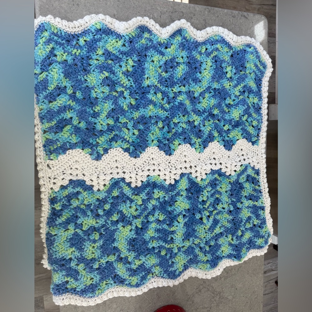 New, handmadede baby blanket